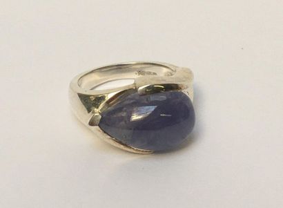 BAGUE en argent 925/°° à monture moderniste...