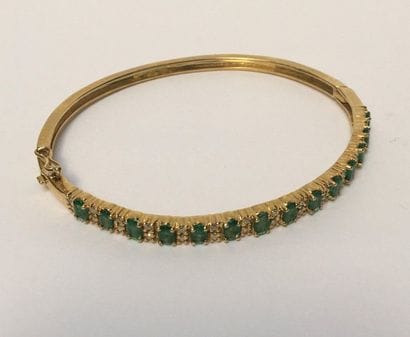 BRACELET JONC rigide ovale ouvrant en argent...