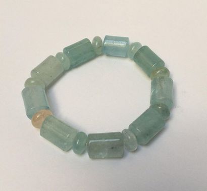 BRACELET composé de perles cylindriques et...