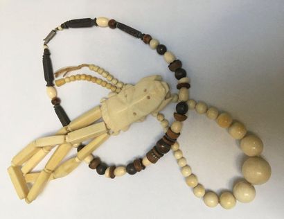 ENSEMBLE de bijoux fantaisie composé de 3...