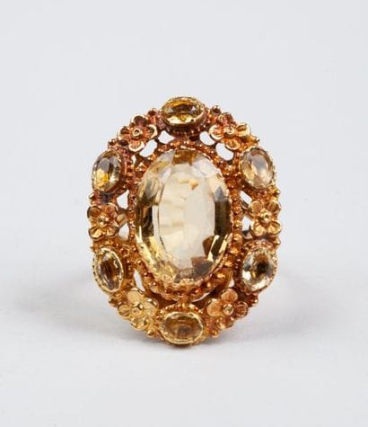 BAGUE ancienne en or jaune 18k (750/°°) à...
