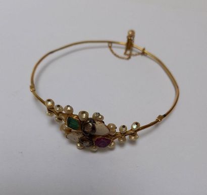 BRACELET JONC ancien ouvrant en or jaune...