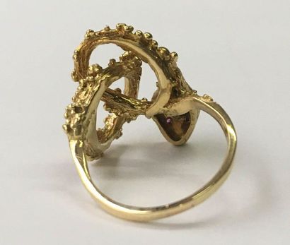 BAGUE ancienne en or jaune 18k (750/°°) représentant...