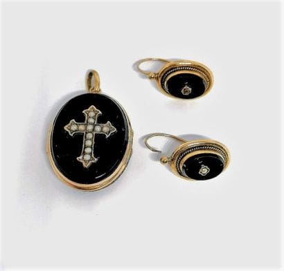 ½ PARURE en or jaune 18K (750/°°) composée...