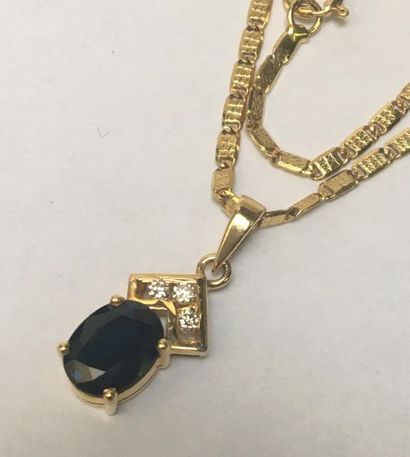 COLLIER ET PENDENTIF en or jaune 18k (750/°°)...