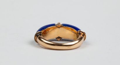 * - BAGUE jonc en or jaune 18k (750/°°) ornée...