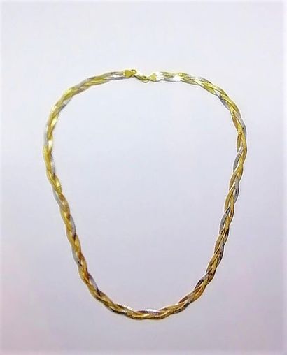 COLLIER en or 18K (750/°°), 3 ors tressés,...