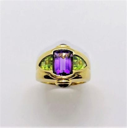 BAGUE en or jaune 18K (750/°°), jonc orné...
