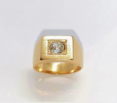 CHEVALIERE de dame en en or jaune 18K (750/°°),...
