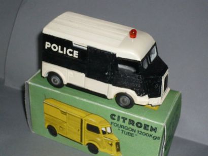 JRD Citroën tub POLICE 1200kg 

En l'état,...