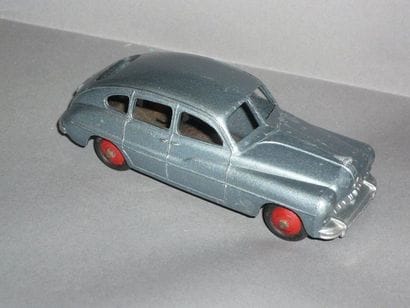 DINKY TOYS n°24Q Ford vedette bleu 

En ...