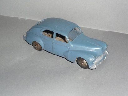 DINKY TOYS n°24R Peugeot 203 bleu petite...