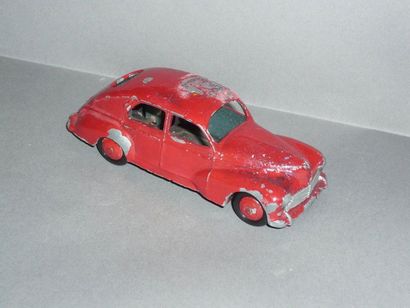DINKY TOYS n°24R Peugeot 203 petite lunette...