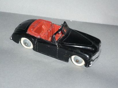 DINKY TOYS n° 24S SIMCA 8 sport noir. Roues...