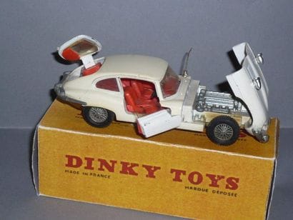 DINKY TOYS n°131 JAGUAR Type E 

En l'état,...