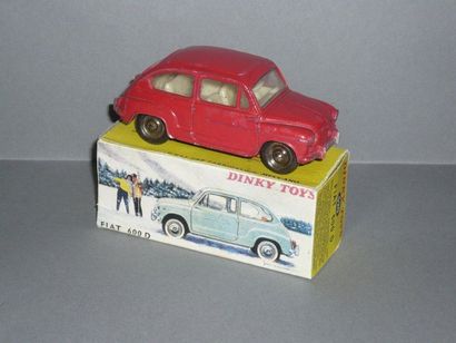 DINKY TOYS n° 520 FIAT 600 D rouge

En l'état,...
