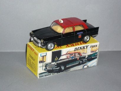 DINKY TOYS n° 1400 Peugeot 404 TAXI 

En...