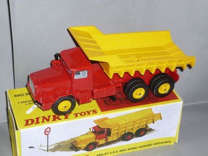 DINKY TOYS n° 572 Berliet GBO benne basculante...