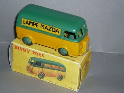 DINKY TOYS n° 25B D3A Lampe MAZDA. 

En l'état....