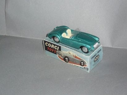 CORGI TOYS. MGA verte 

En l'état. Boîte...