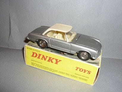 DINKY TOYS n°516 MERCEDES 230SL gris métal...