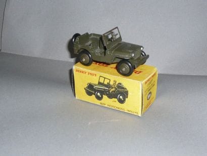 DINKY TOYS n°80B Jeep Willy 

En l'état....