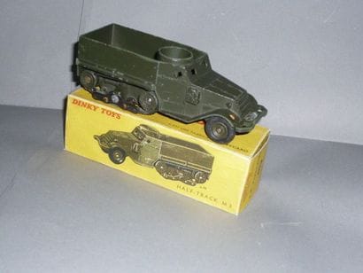 DINKY TOYS n°80C. Char AMX 

En l'état. Boîte...