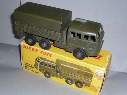 DINKY TOYS n°80D BERLIET tous terrains 

En...