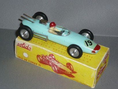 SOLIDO LOLA Climax verte TBE 

En l'état....
