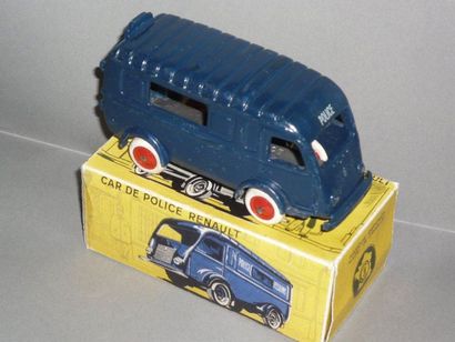 CIJ RENAULT 1000KG POLICE 

En l'état, boîte...