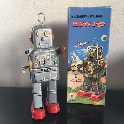 Space Man MS438, gris, bon état, avec sa...
