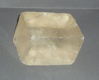 Polished optical calcite block 

4,5 x 3,5...