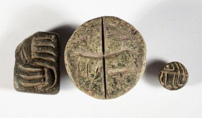 Set of 3 intaglio stone stamps, decorated...