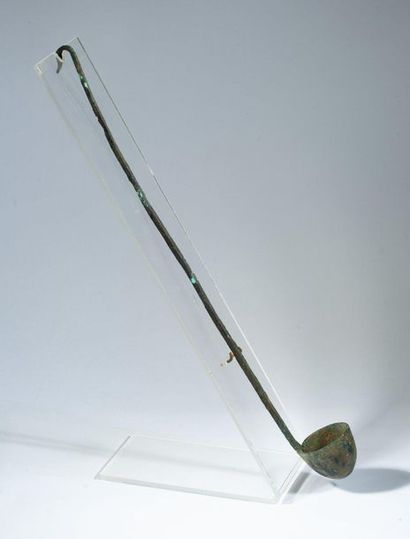 Bronze Simpulum with green patina decorated...