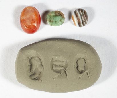 LOT of 3 engraved intaglios in agate or carnelian,...
