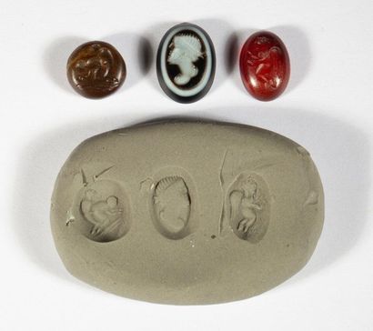 LOT of 3 engraved intaglios in agate or carnelian,...