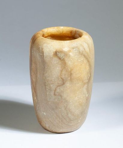 VASE in ribbed alabaster. 

Egypt, New Empire...
