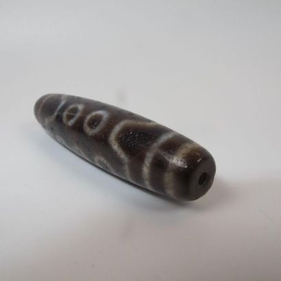 Beautiful 8-eyed Dzi pearl, protective talisman....