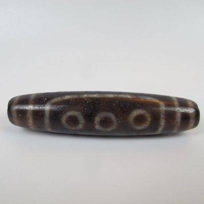 Beautiful 8-eyed Dzi pearl, protective talisman....