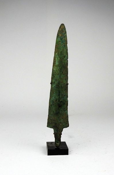 Triangular dagger blade

Bronze 21.7 cm

Luristan,...