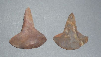 Neolithic flint sickle arrowheads 

L: 3...