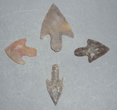 Lot: Four Neolithic flint arrowheads with...