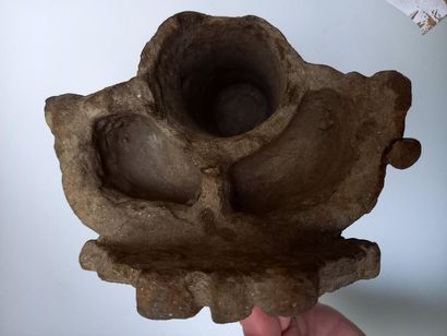 Important terracotta urn representing the...