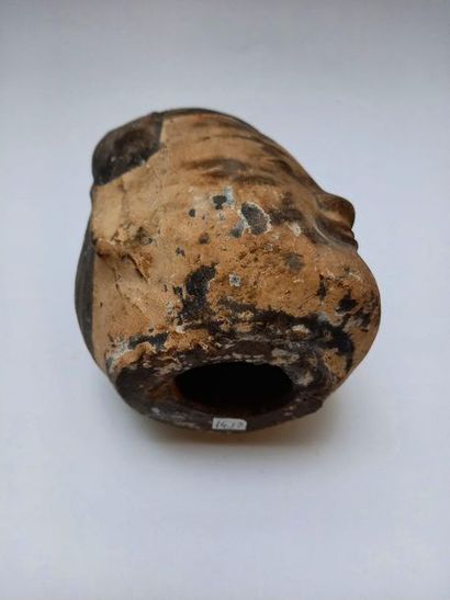 Black terracotta concubine head with slip.

Han...