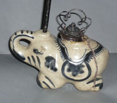 Chinese porcelain water pipe in the shape...