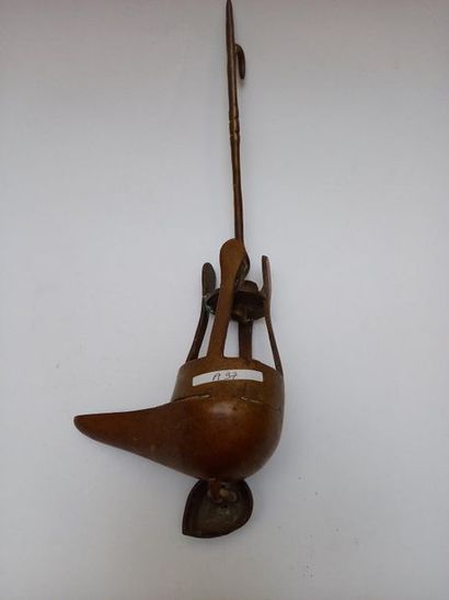 Bronze suspension oil lamp.

Indeterminate...
