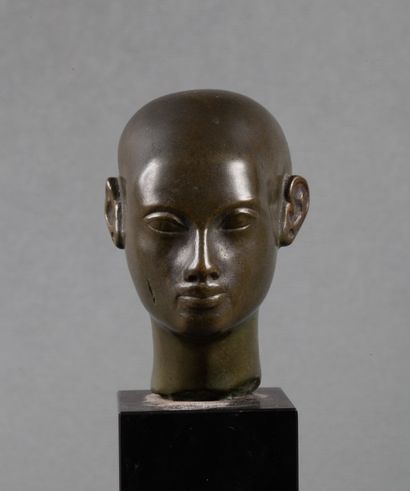 Tête d'un princesse égyptien en bronze à...