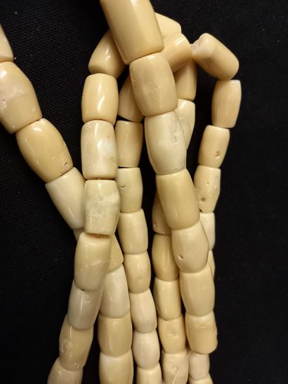 Set of 3 rows of natural bamboo coral. L:...