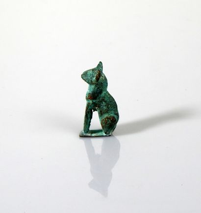 Amulette représentant la déesse Bastet sous...