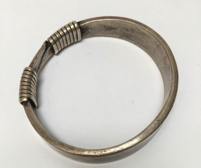 Tibetan bracelet in silver metal and twisted...